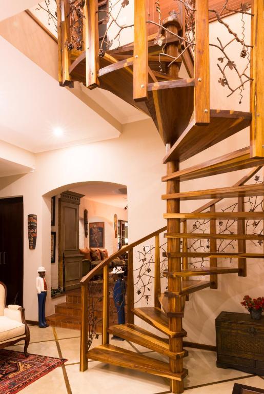 Five Burnham Guest House Дурбан Экстерьер фото
