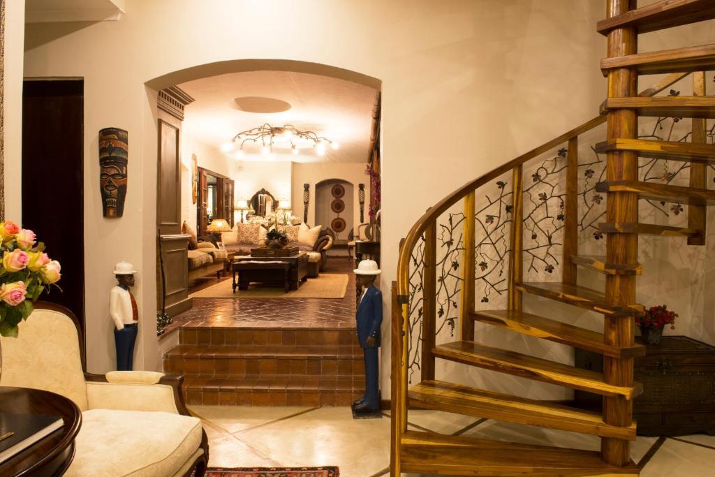 Five Burnham Guest House Дурбан Экстерьер фото