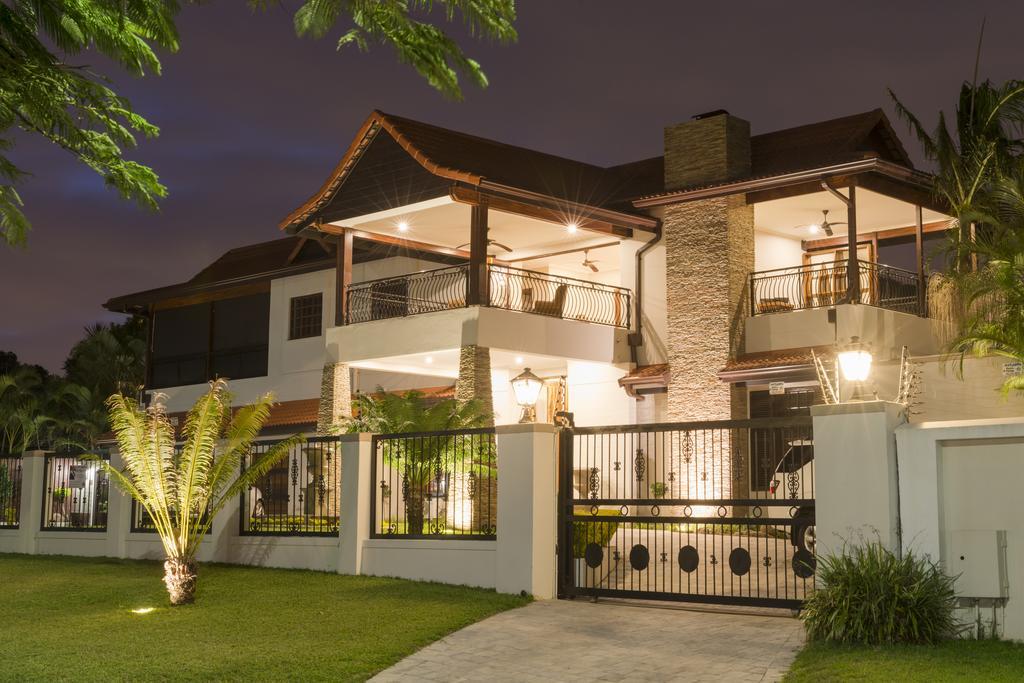 Five Burnham Guest House Дурбан Экстерьер фото