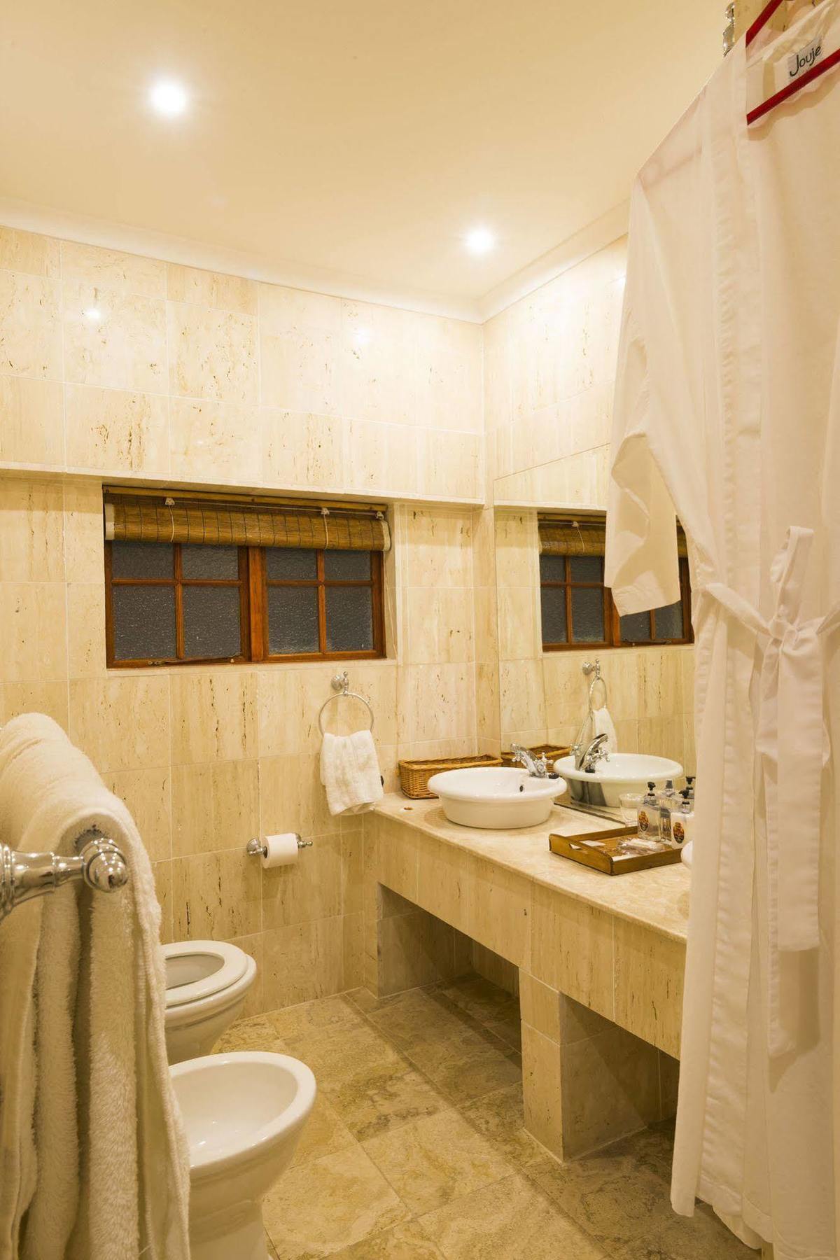Five Burnham Guest House Дурбан Экстерьер фото